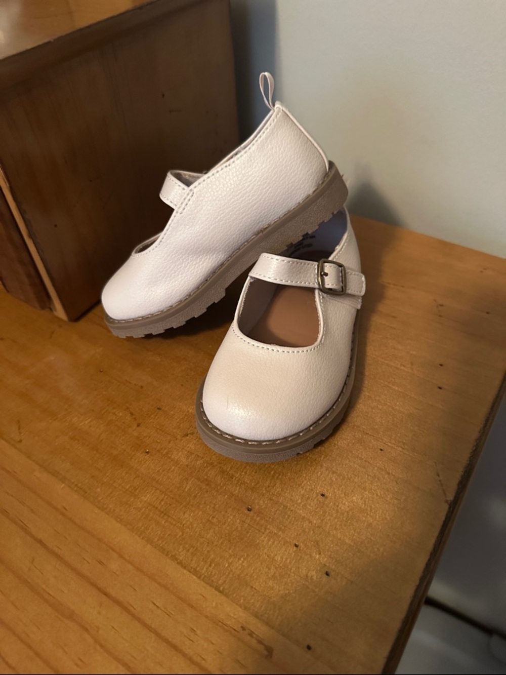 Old Navy White Girls' Mary Jane Dress Shoes with Buckle